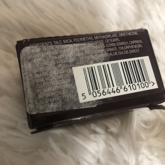 New Charlotte Tilbury Medium Air Brush Flawless Finish Complexion Perfecting - Picture 4 of 4